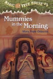 Mummies in the Morning Graphic Novel (Magic Tree House (R))